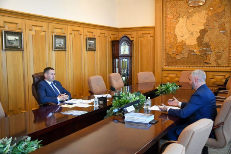 Демешин обсудил защиту прав предпринимателей с бизнес-омбудсменом Хабаровского края