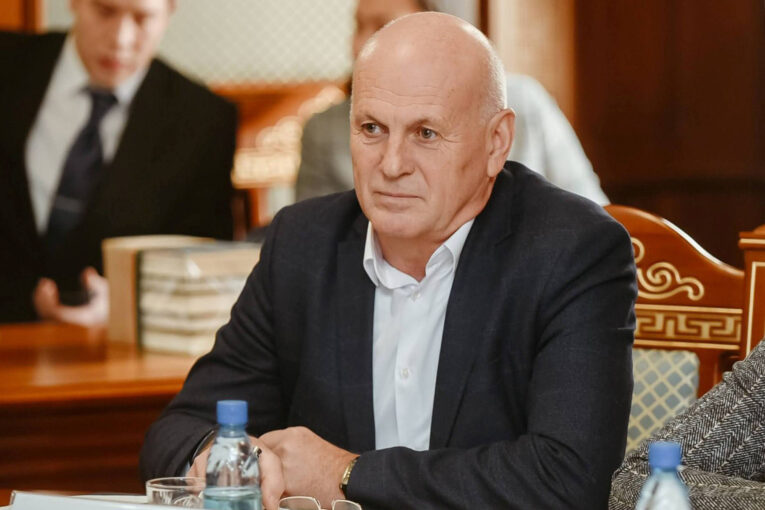 Замглавы республики Бурятия Валерий Андронов ушел в отставку