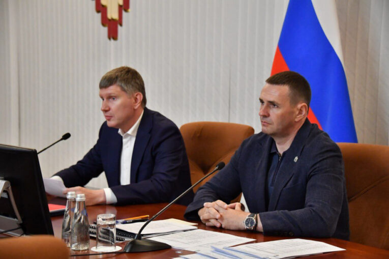 Более 2,6 трлн рублей на 134 проекта: Максим Решетников провел совещание в Хабаровске