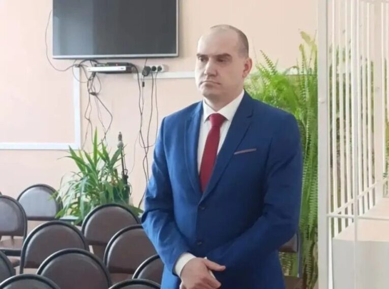 За премию себе любимому глава Тындинской думы поплатился должностью