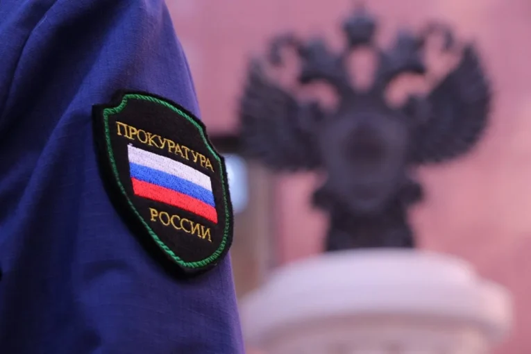 Семейный подряд по-чиновничьи разгромили в Верхнебуреинском районе