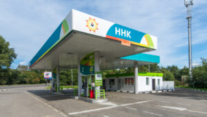 В «Хабаровскнефтепродукт» продолжают действовать ограничения на заправку в канистры