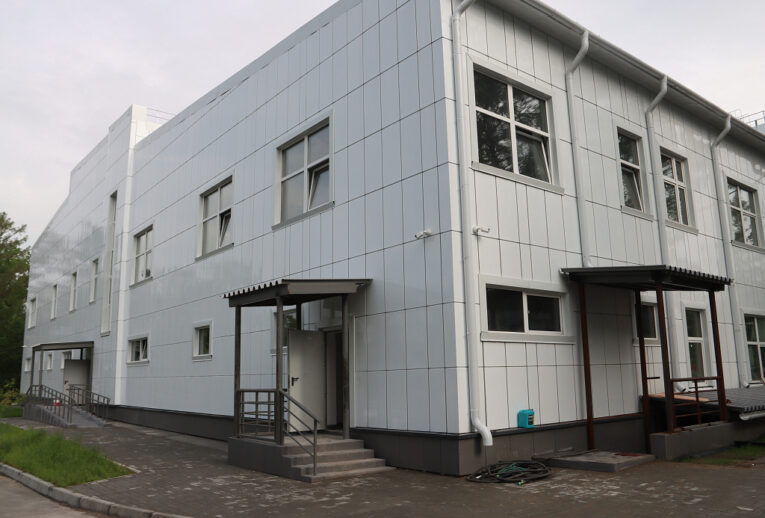 В Хабаровске подрядчику спортцентра поставили ультиматум