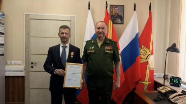 Губернатора Чукотки наградили медалью Минобороны