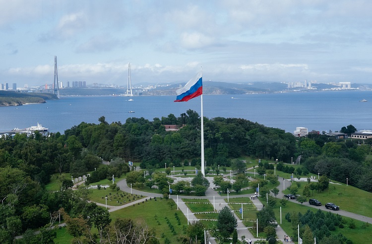 Новый облик набережной ДВФУ: амфитеатр, зоны отдыха и обновление кампуса