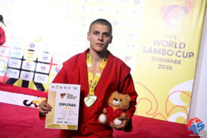 хабаровчанин выиграл кубок мира по самбо