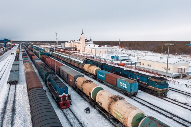 В Якутию направляются еще 252 вагона с топливом