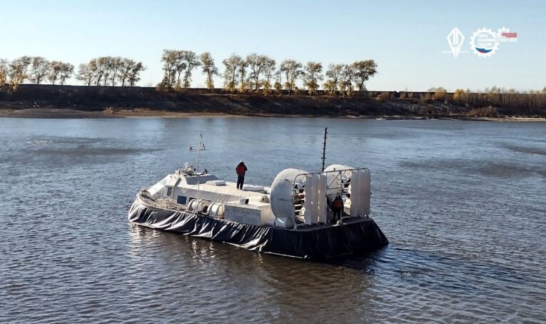 На Хабаровском судостроительном спустили на воду СВП-50